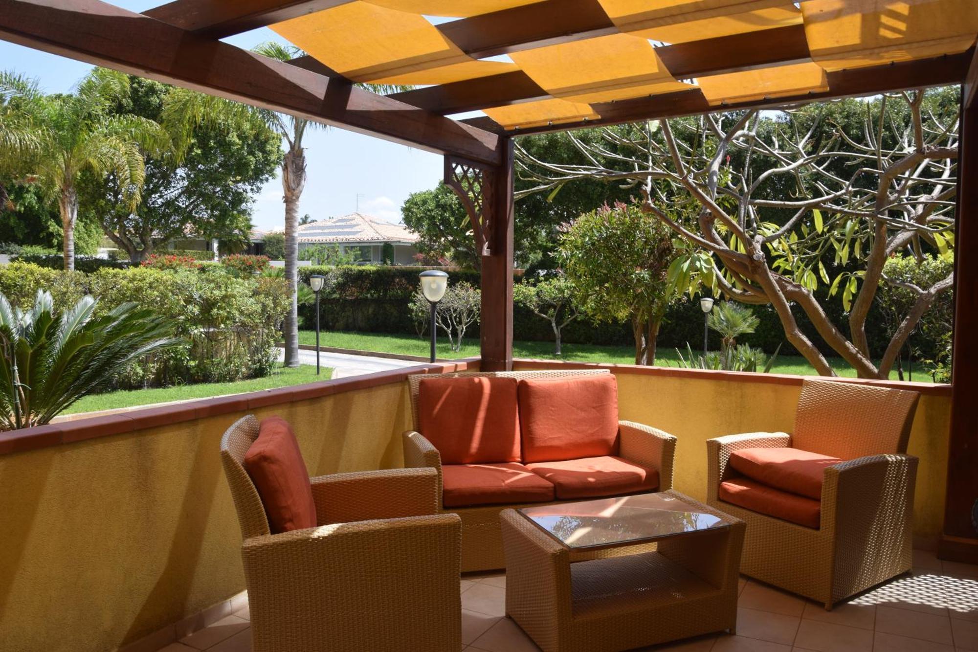 Acquamarina House Marina Di Ragusa Buitenkant foto